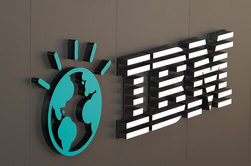 IBM sales fall for sixth successive quarter