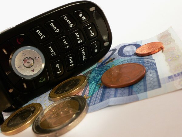Zimbabwean banks not embracing mobile money