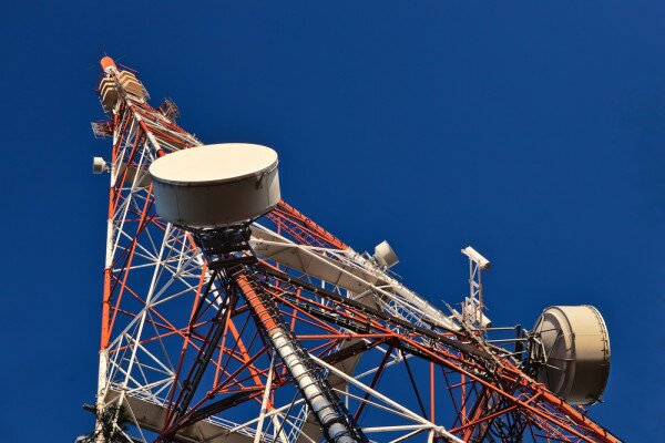 Kenyan judges refuse new offices over communication masts radiation fears