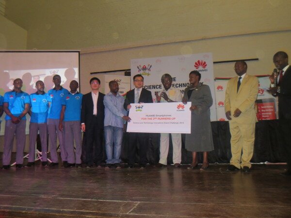 Huawei awards E-lab to Makerere University innovation challenge winners