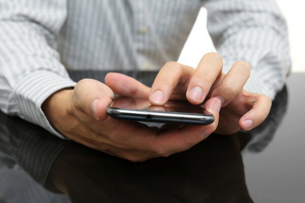 Nigerian regulator accuses dealers of selling unapproved phones
