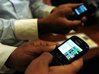 BlackBerry overtakes Samsung in SA mobile market – report