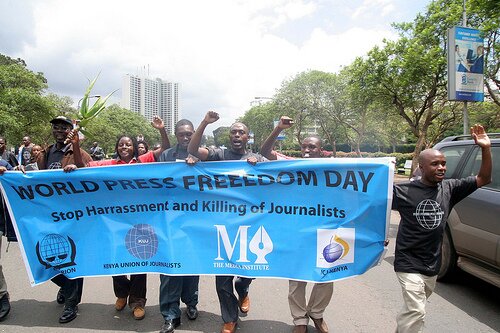 Kenyan journalists protest Kenyatta’s amendments to media law